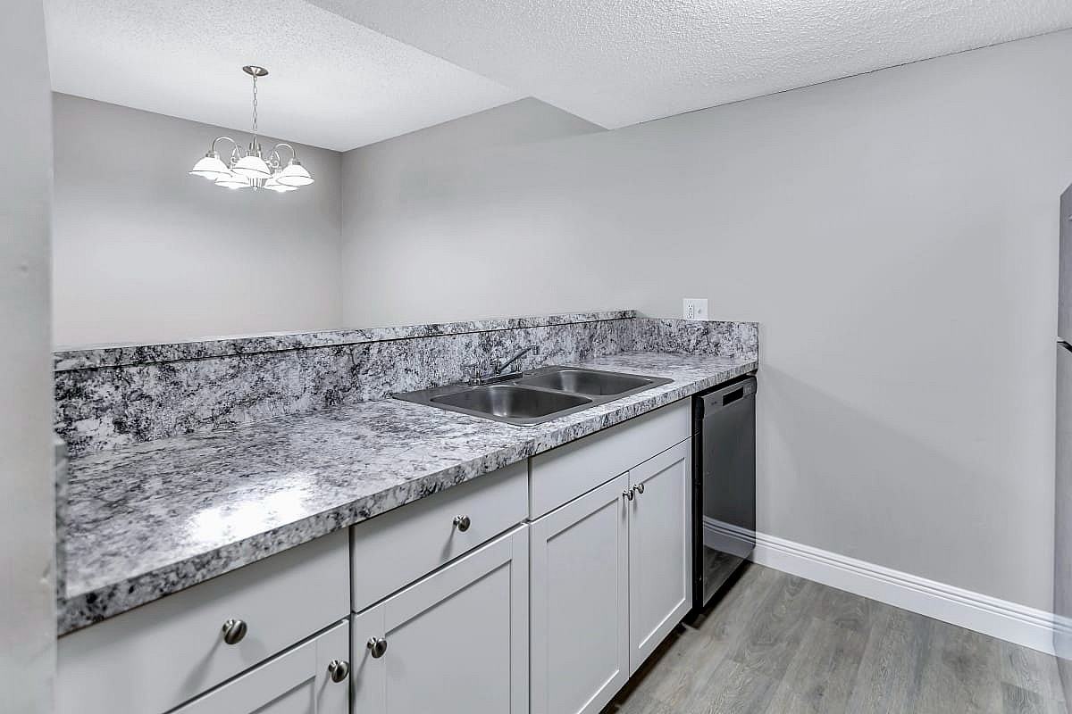 Vista Palms - Photo 3 of 50