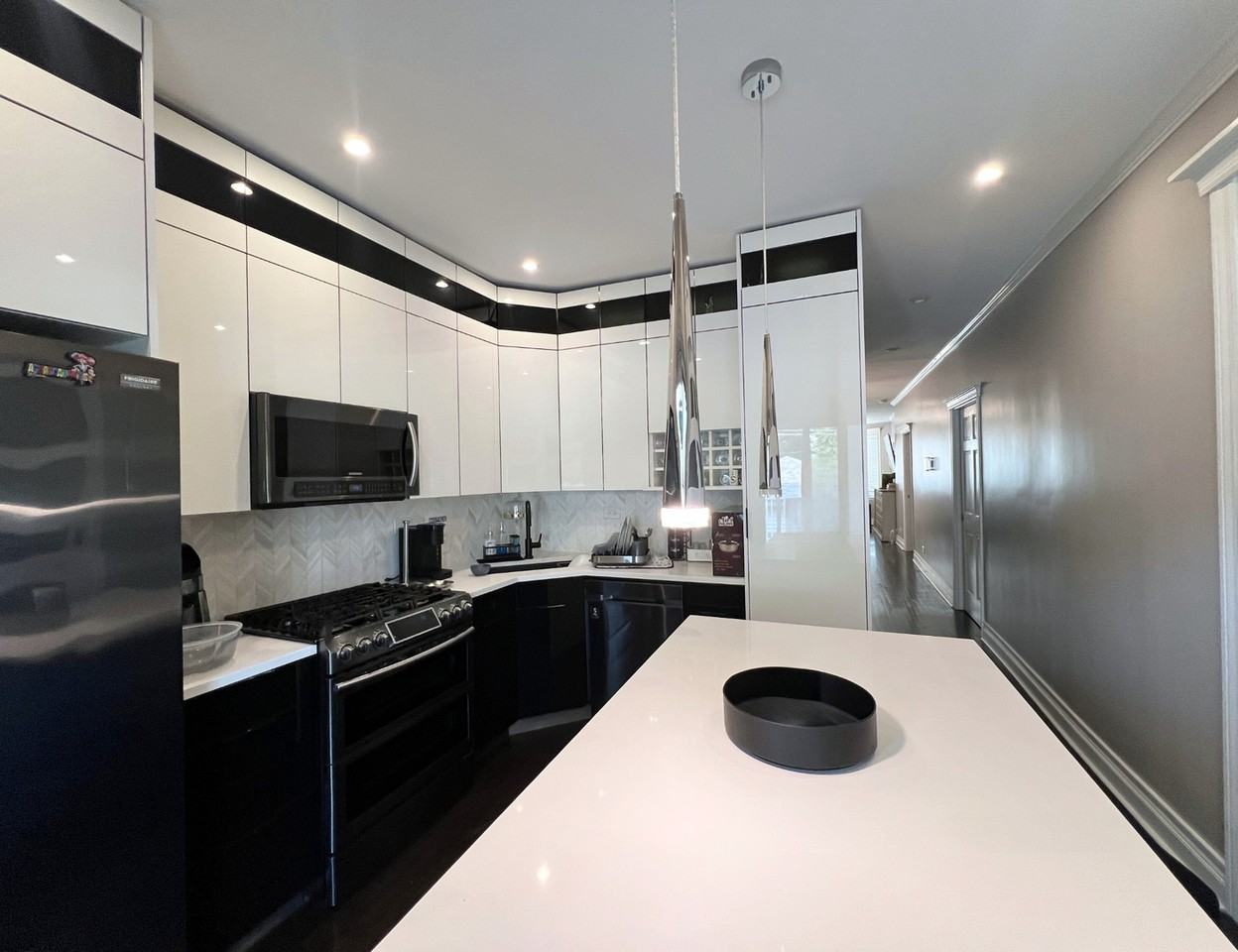 3839 N Hamlin Ave #1 - Photo 5 of 12