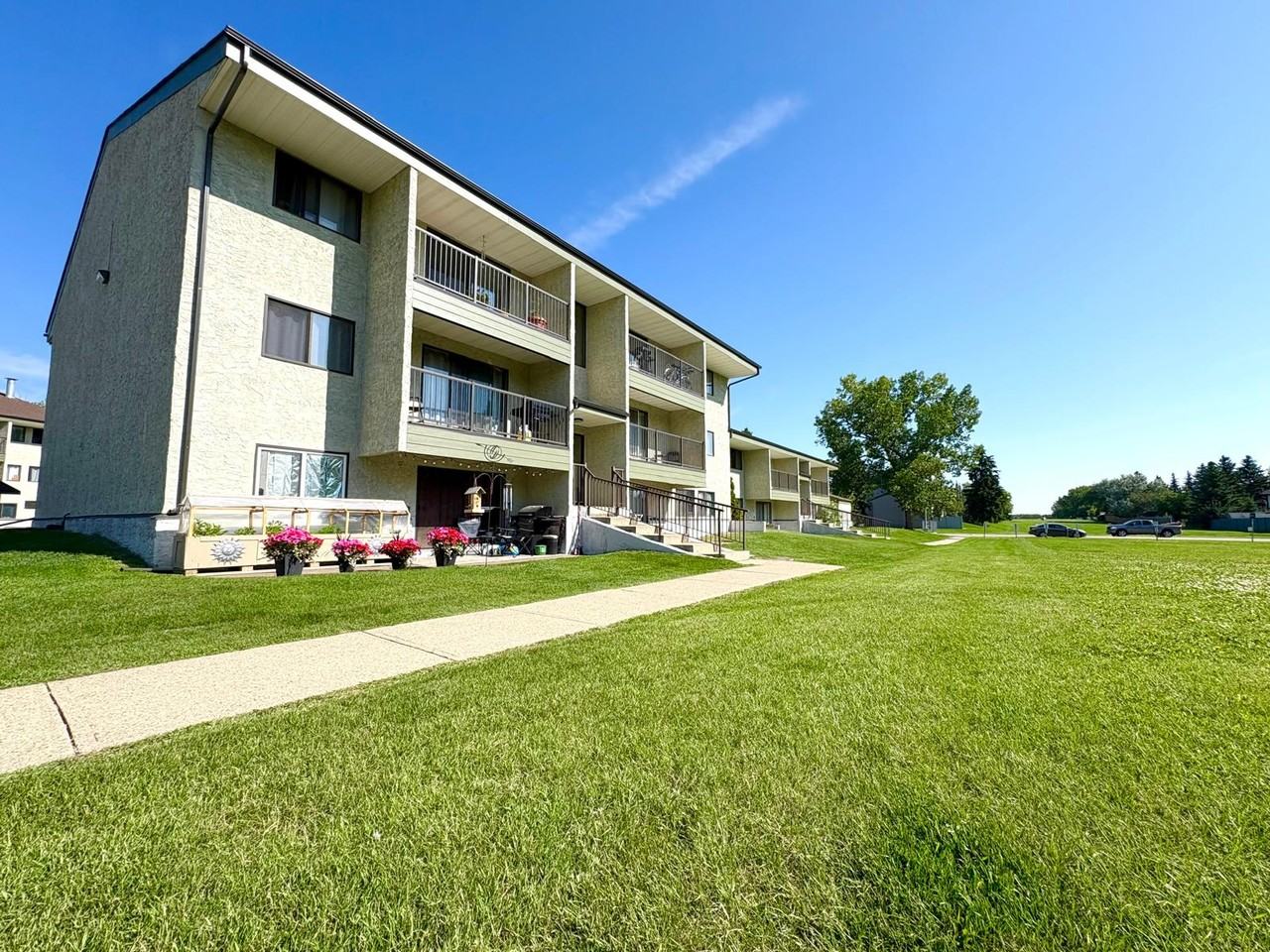 Greenview Apartments - Photo 2 of 17