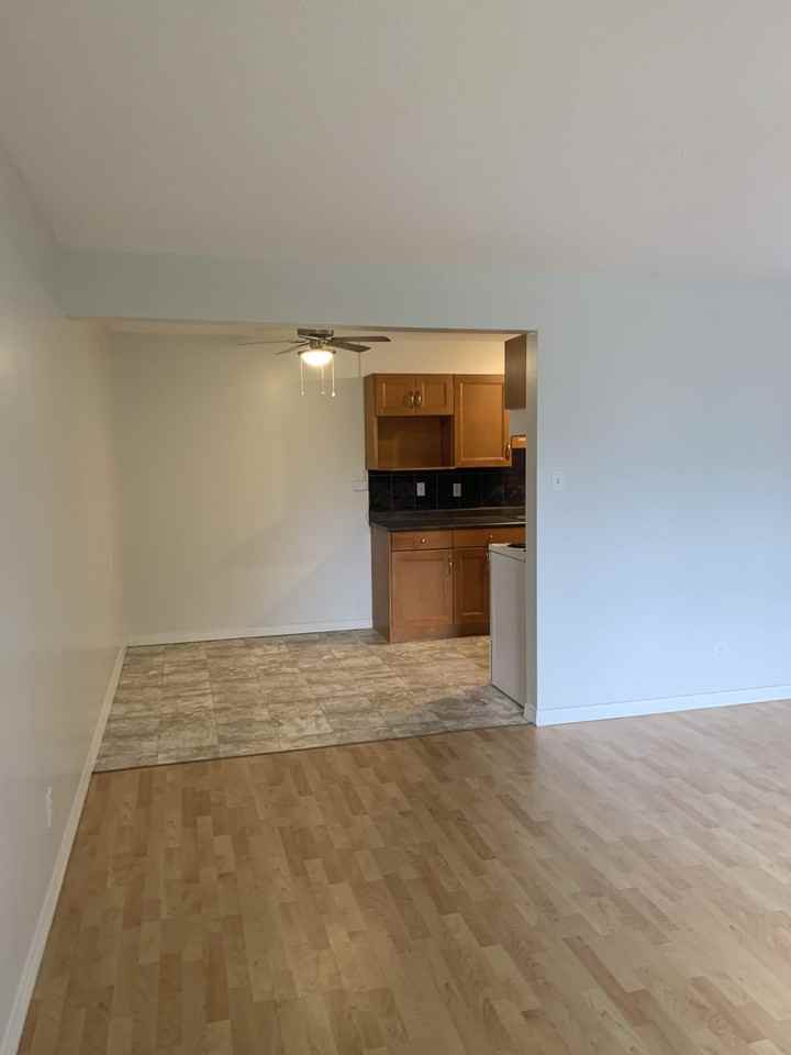 Oakridge Apartments - Photo 7 of 16