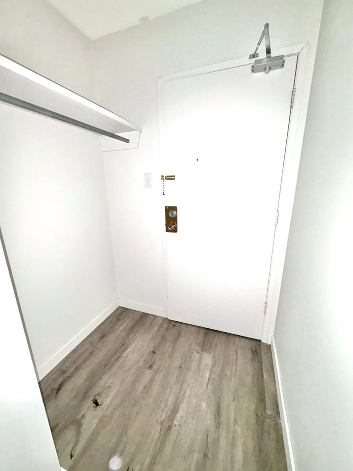 Sweet Violet - Photo 5 of 14