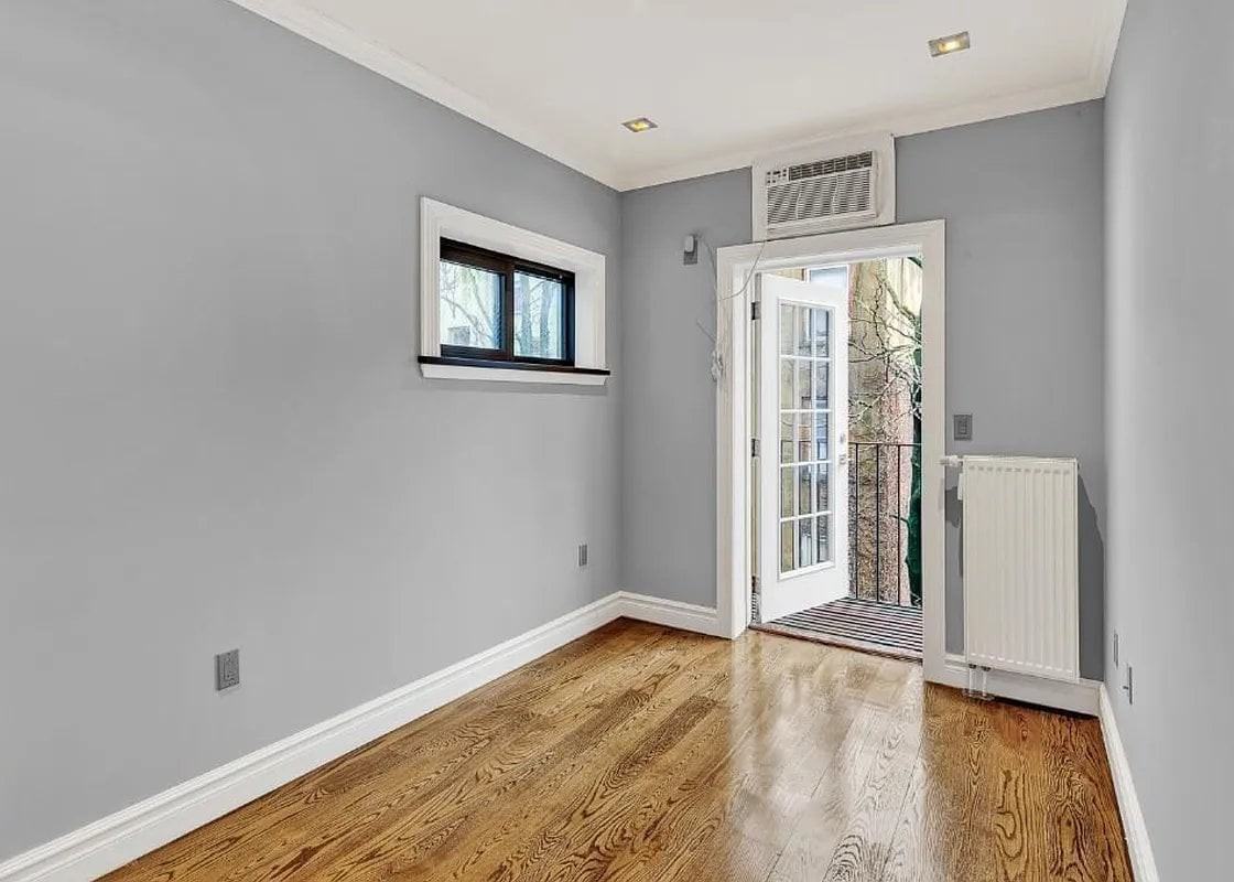 89 Clinton St #4F - Photo 3 of 7