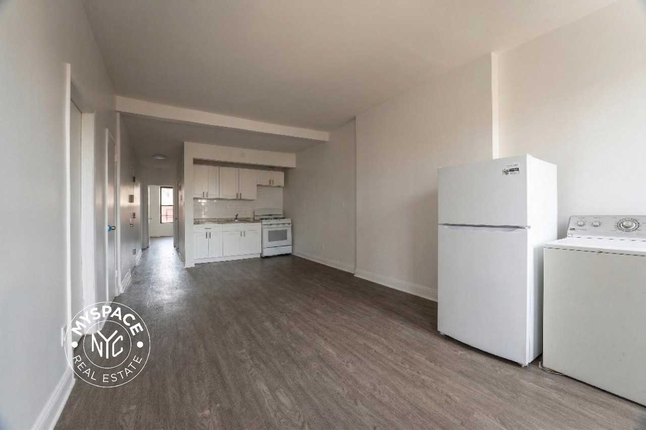 2081 5th Ave #4 - Photo 2 of 10