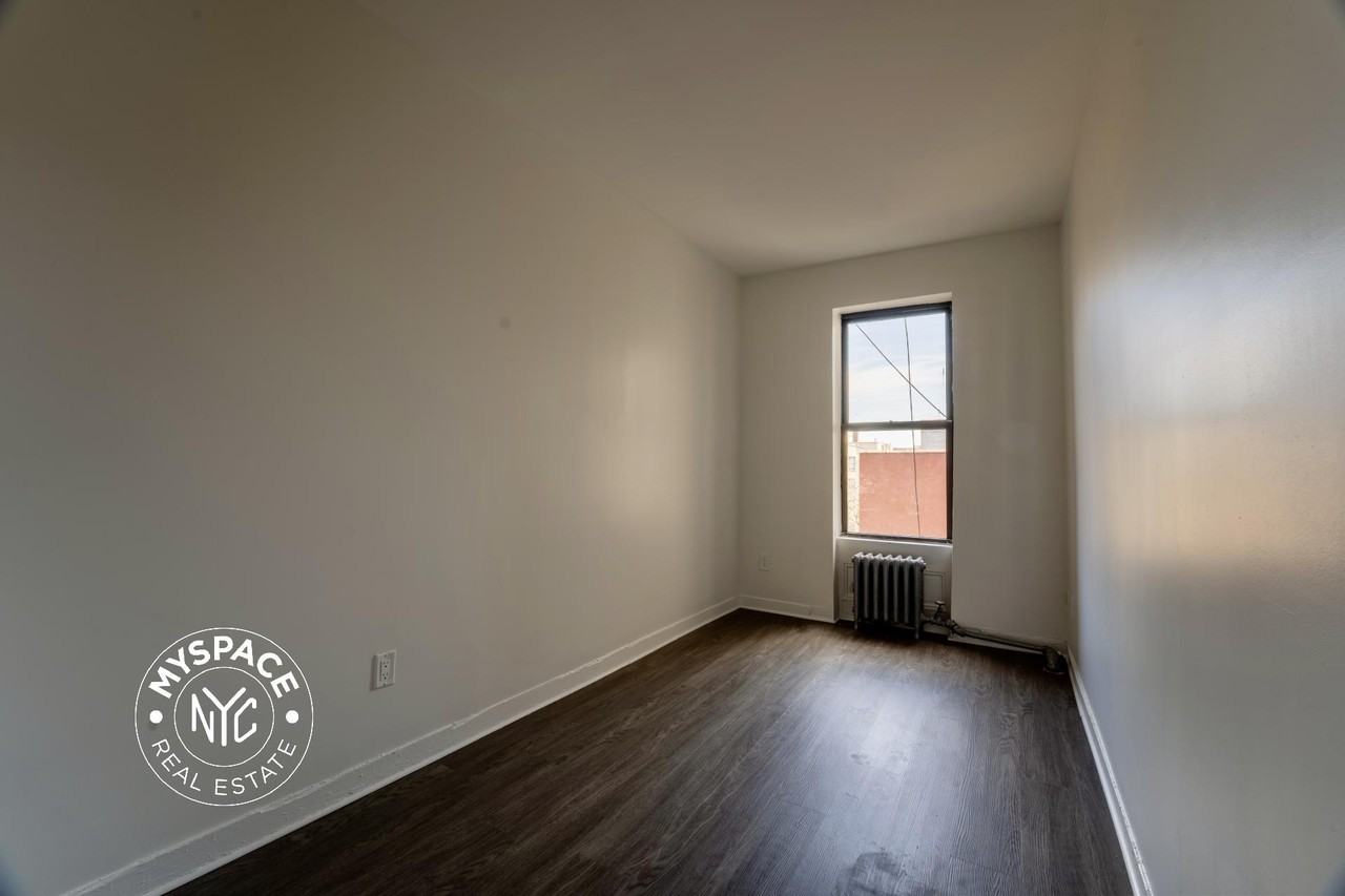 2081 5th Ave #4 - Photo 5 of 10