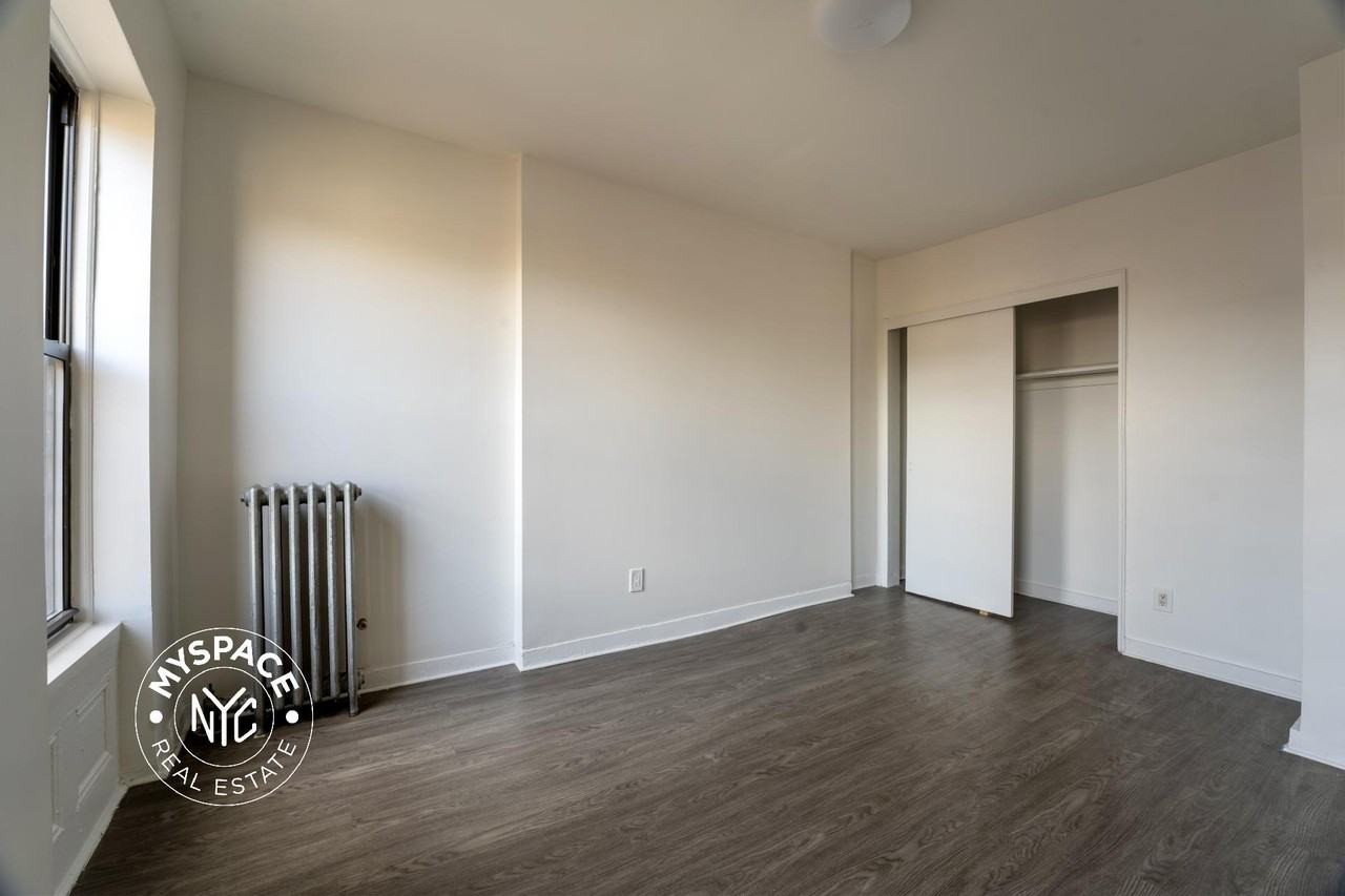 2081 5th Ave #4 - Photo 6 of 10