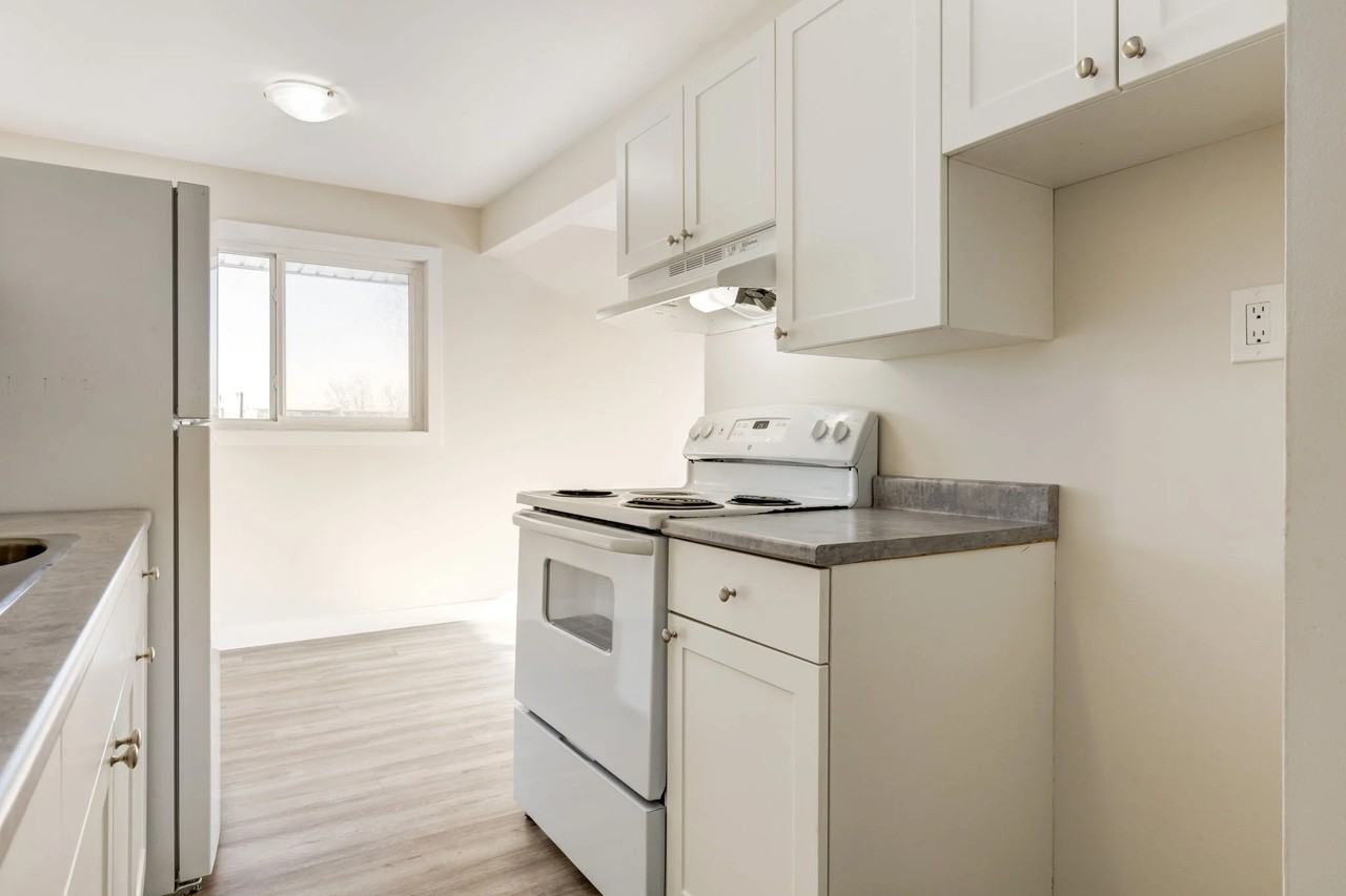 Fernwood Apartments - Photo 5 of 42