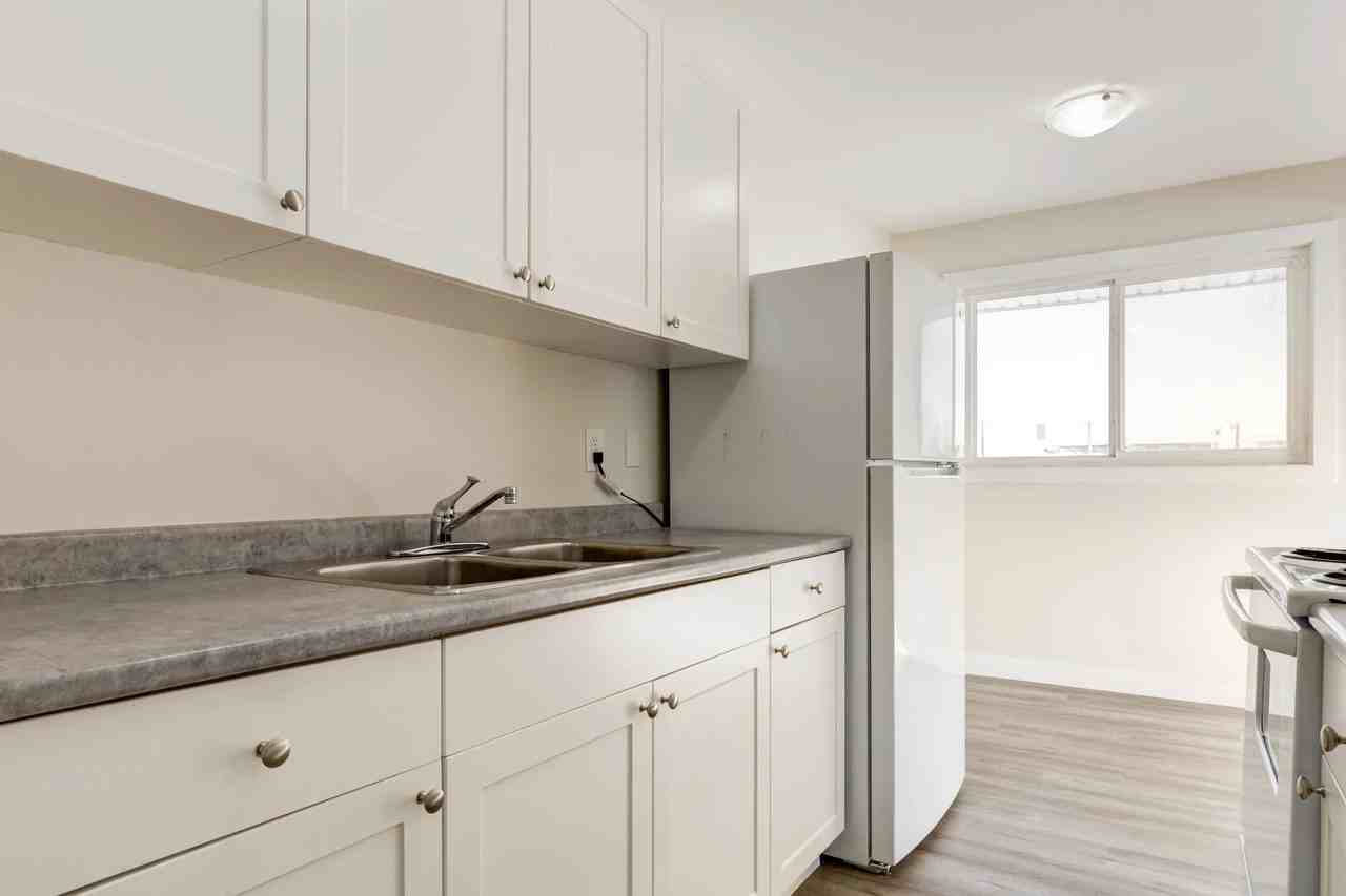 Fernwood Apartments - Photo 6 of 42