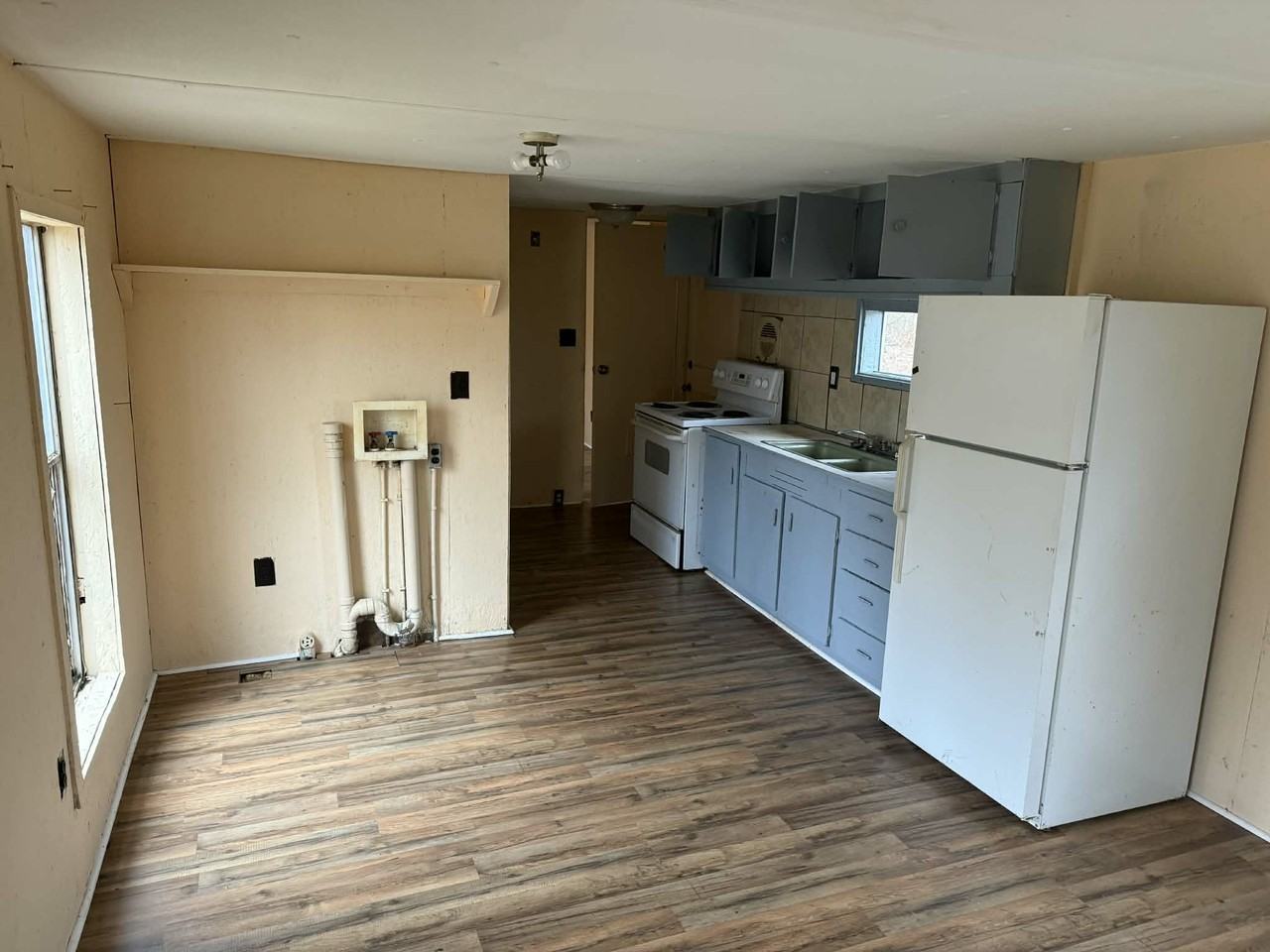 1380 Mapleash Ave #2 - Photo 3 of 10