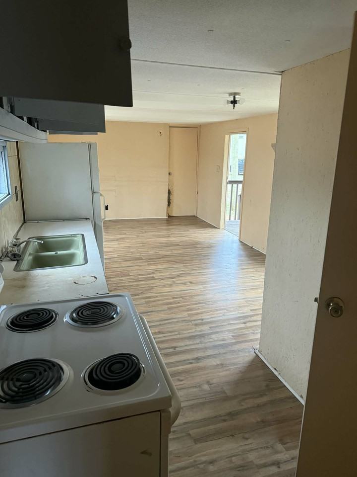 1380 Mapleash Ave #2 - Photo 4 of 10