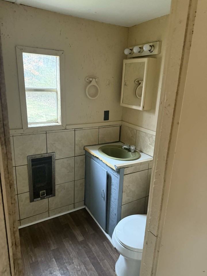 1380 Mapleash Ave #2 - Photo 5 of 10
