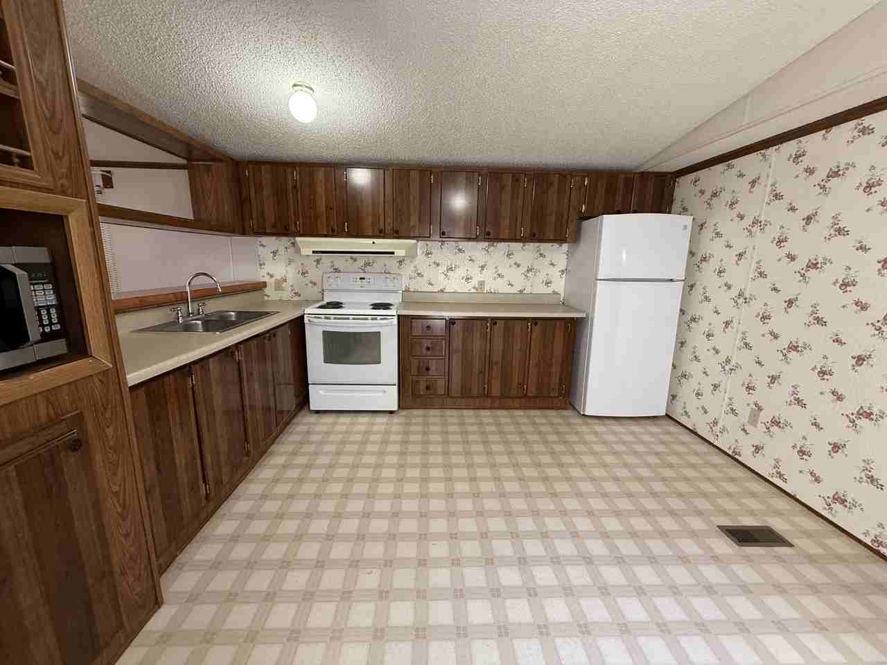 147 Hiatt Ln #1 - Photo 3 of 16