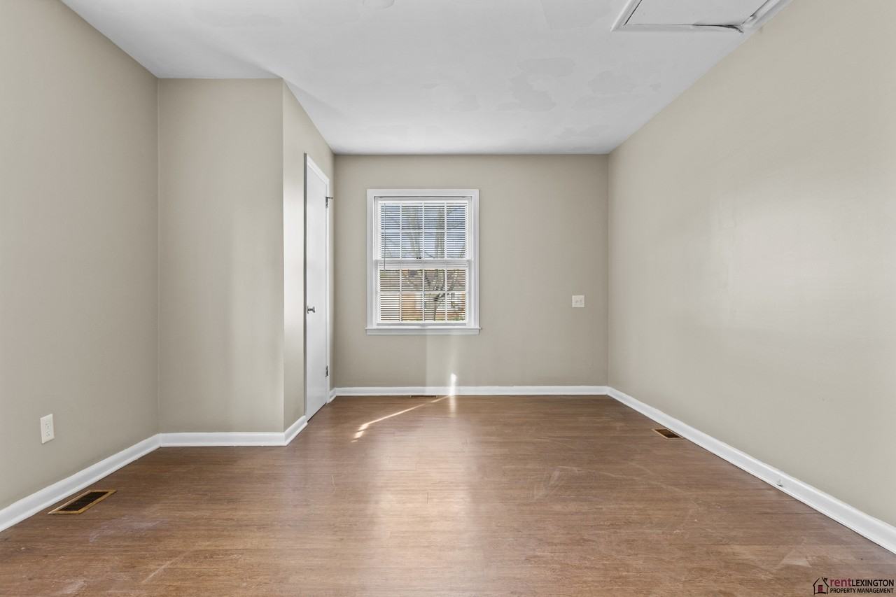 1036 Whitehall Pl #1 - Photo 7 of 29