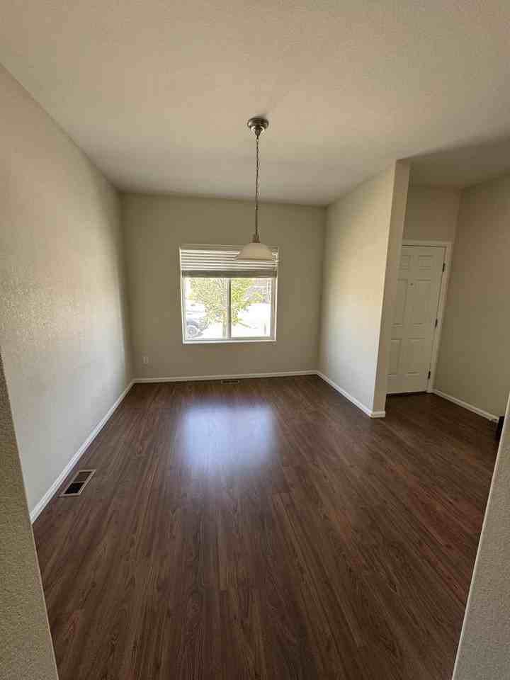 6672 Kearsarge Dr #1 - Photo 4 of 19