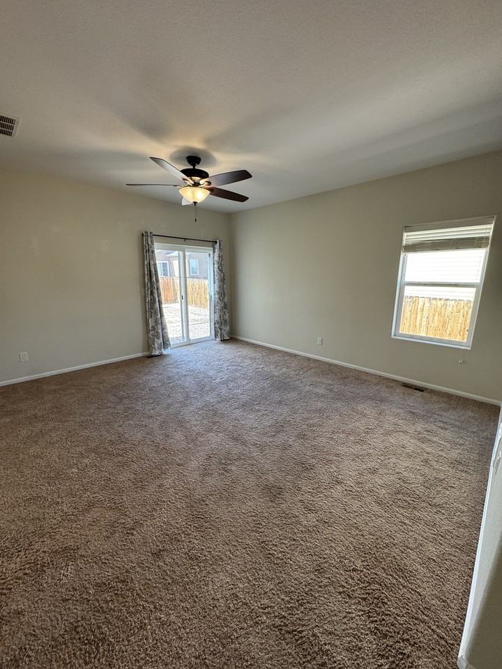 6672 Kearsarge Dr #1 - Photo 6 of 19