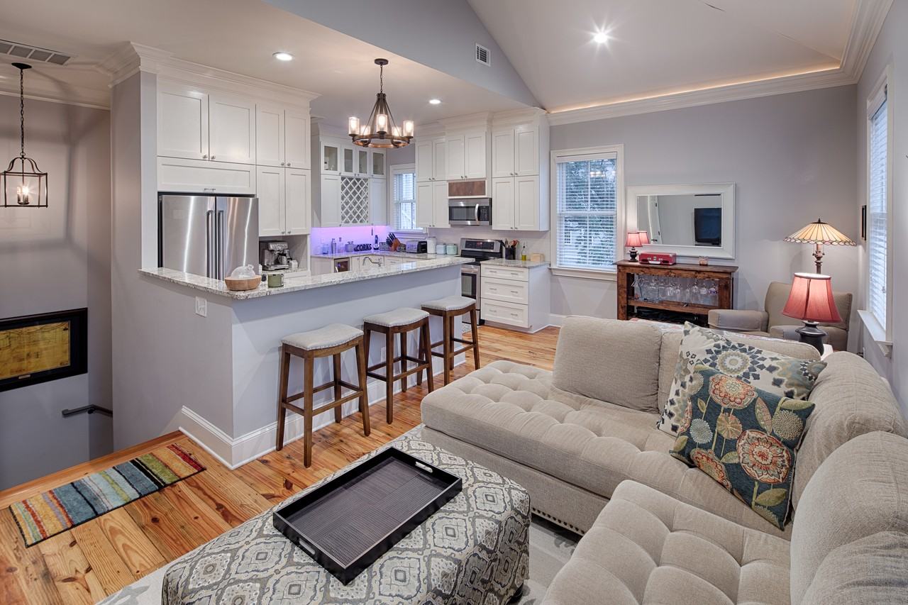 203 West Waldburg Street #D - Photo 2 of 21