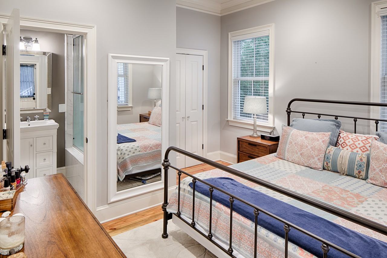 203 West Waldburg Street #D - Photo 6 of 21