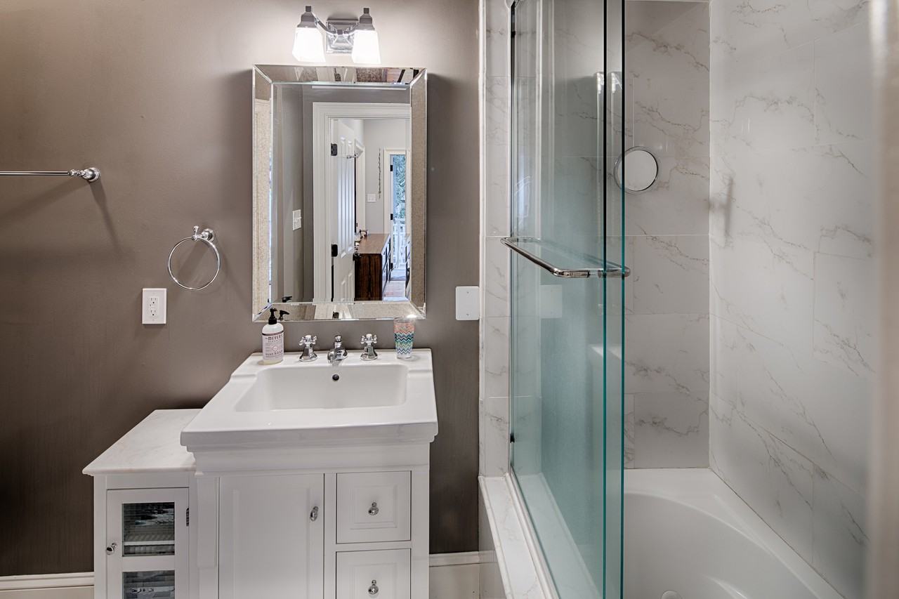 203 West Waldburg Street #D - Photo 7 of 21