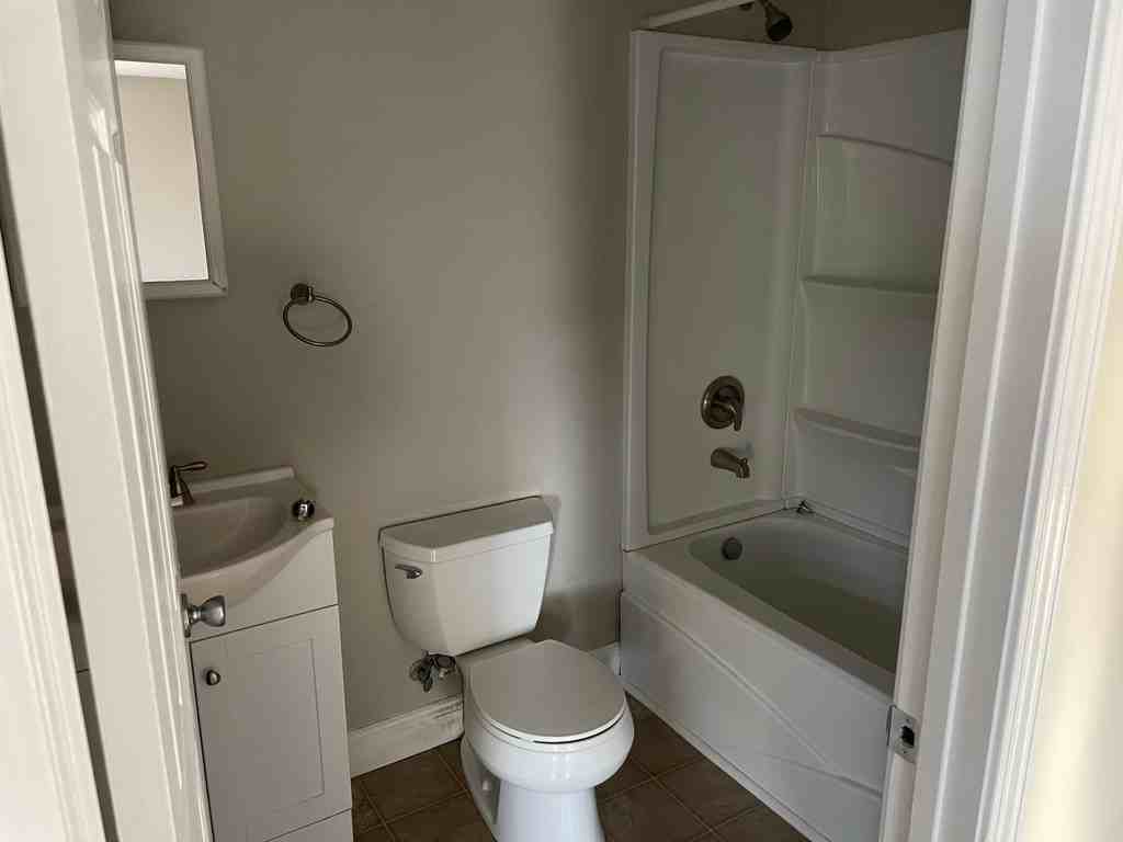 78 Suncrest Ter - Photo 4 of 6