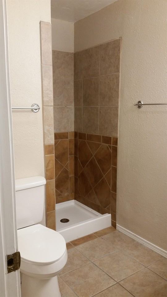 530 N Burk St #A - Photo 6 of 8