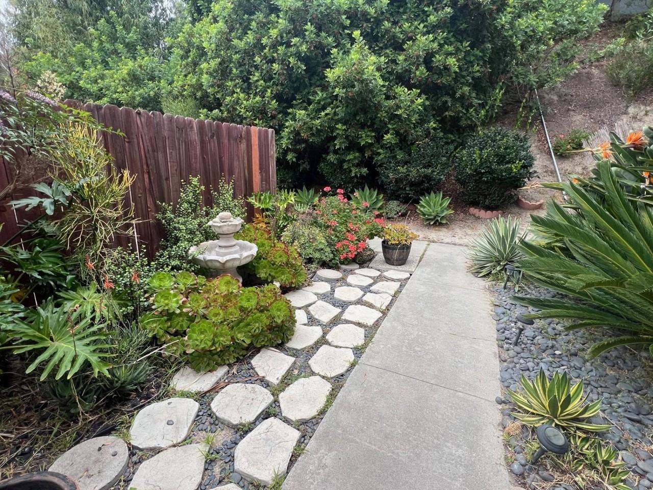 2140 Via Robles - Photo 3 of 11