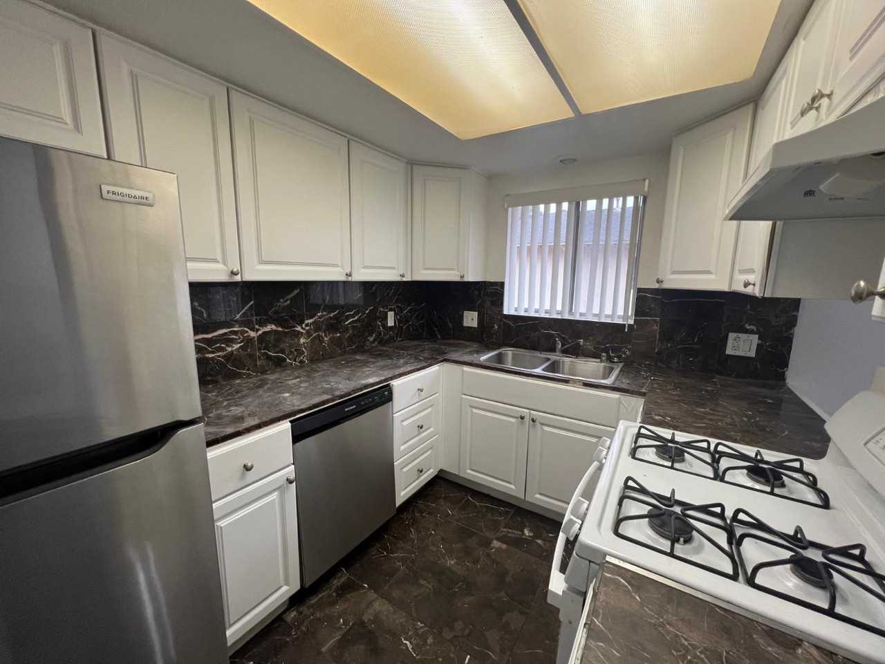 2140 Via Robles - Photo 4 of 11