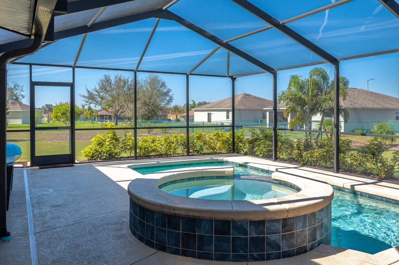 343 Dinner Lake Ct - Photo 6 of 20