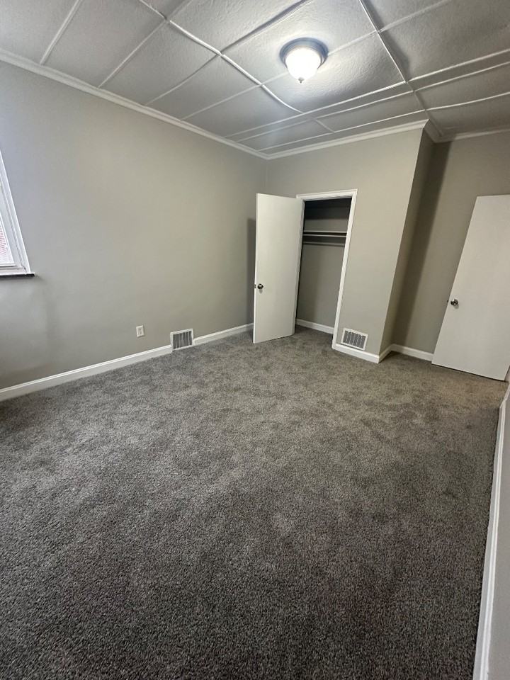 6044 Mayflower Ave - Photo 6 of 12