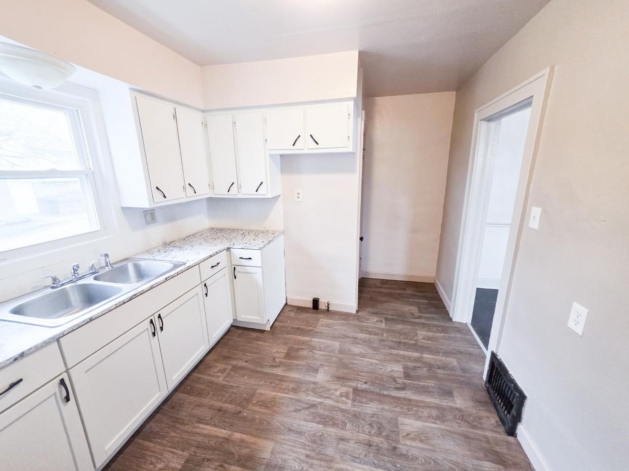 2044 18th St Sw - Photo 3 of 19