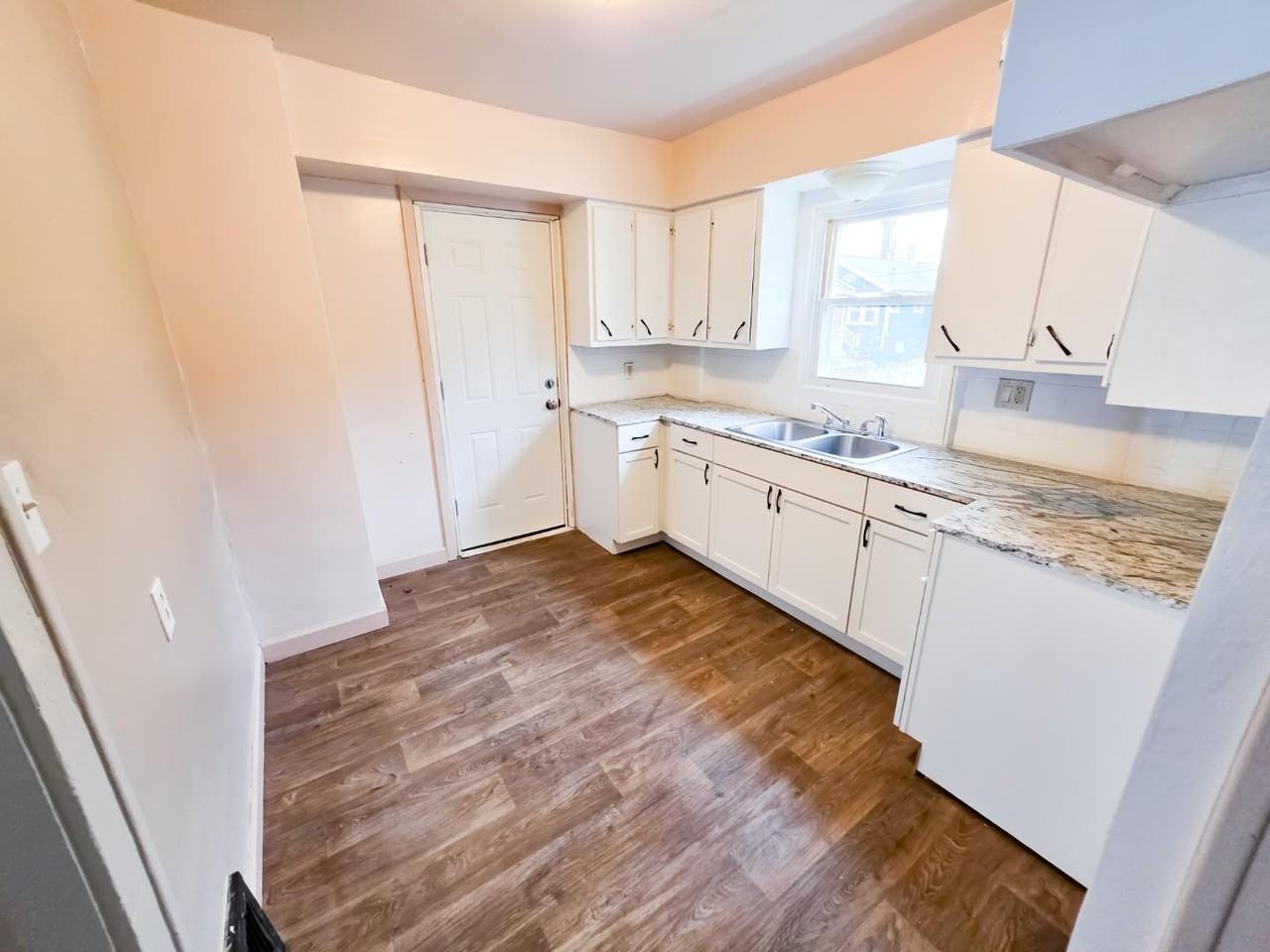 2044 18th St Sw - Photo 5 of 19