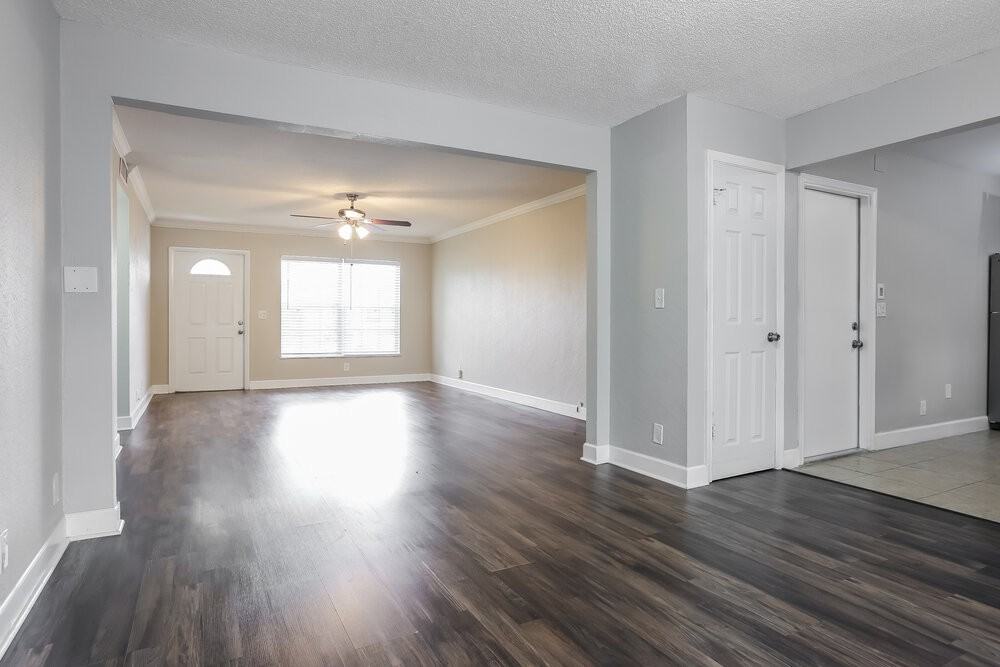 3291 Nw 65th St - Photo 3 of 16