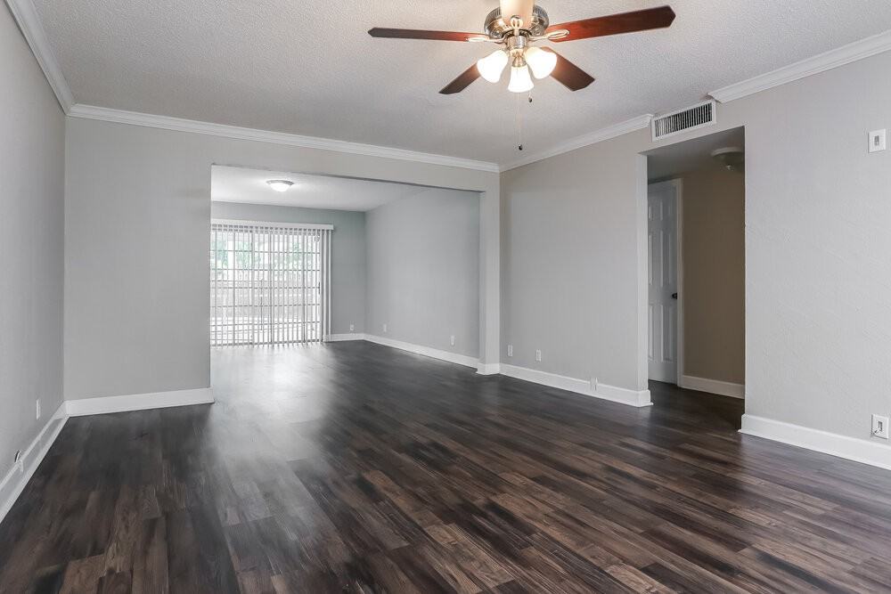 3291 Nw 65th St - Photo 4 of 16