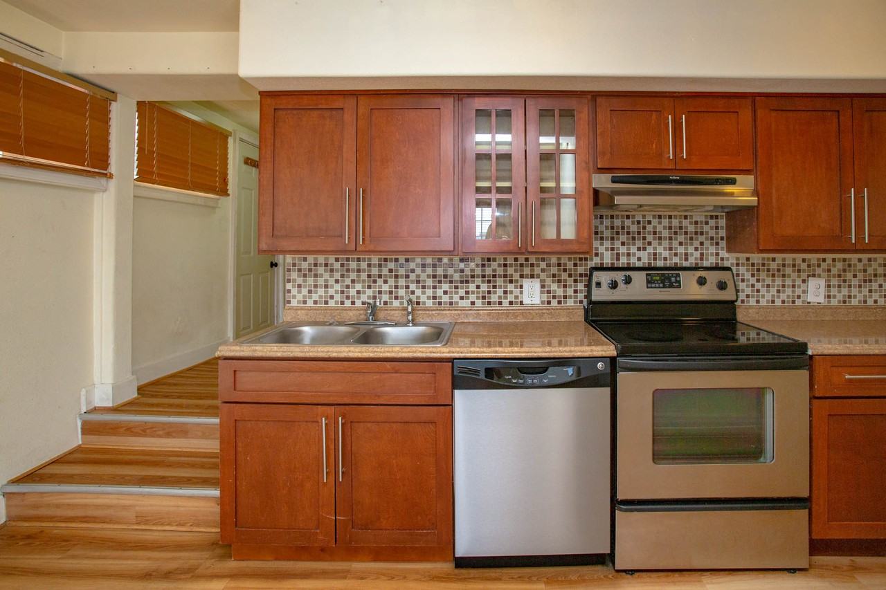 2136 Alki Ave Sw #103 - Photo 3 of 20