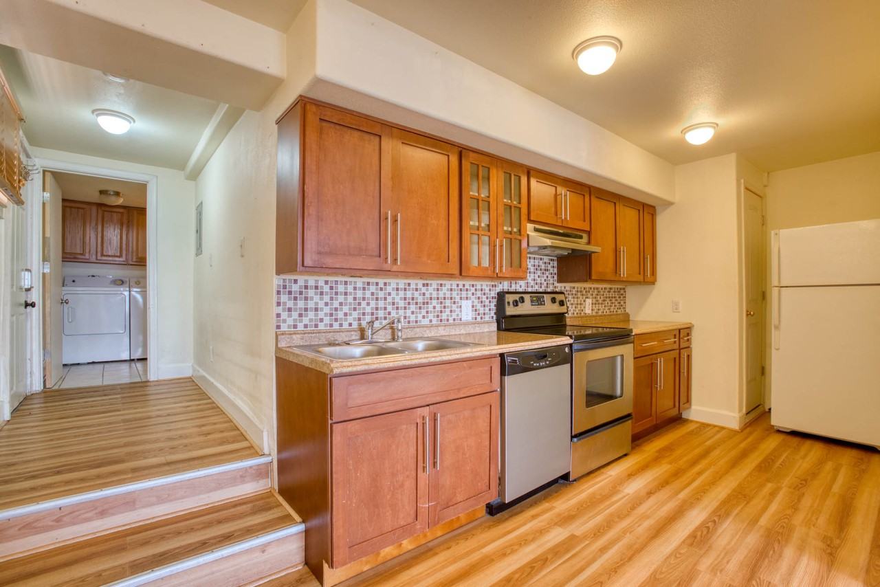 2136 Alki Ave Sw #103 - Photo 4 of 20