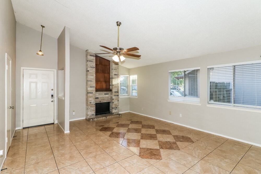 17728 Northhagen Dr - Photo 3 of 16