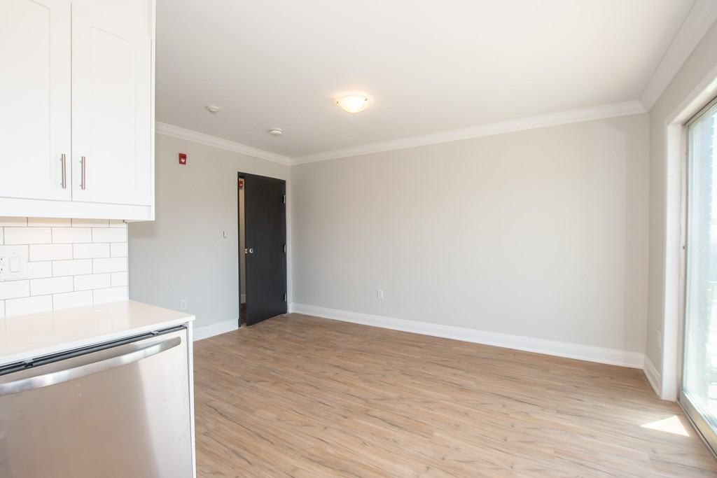 81 Empire St - Photo 7 of 18