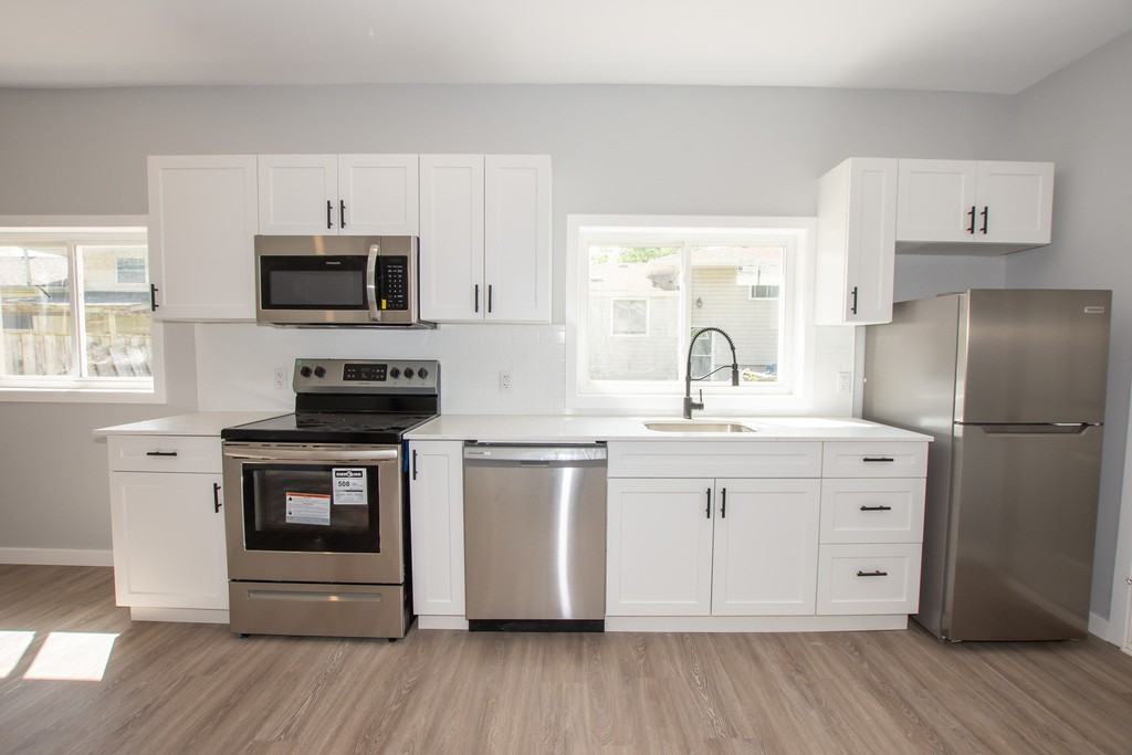 54 Trelawn Pky - Photo 2 of 15