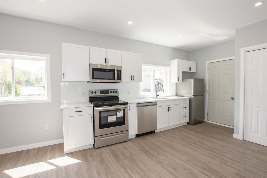 54 Trelawn Pky - Photo 4 of 15