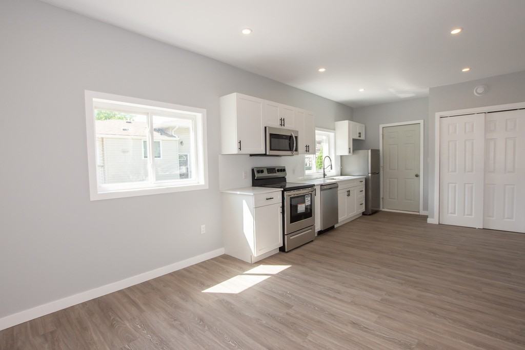 54 Trelawn Pky - Photo 5 of 15