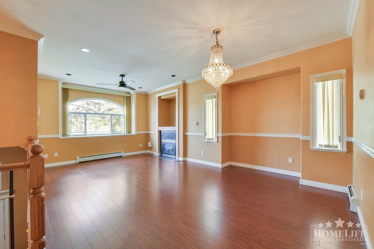 13470 65a Ave - Photo 2 of 20