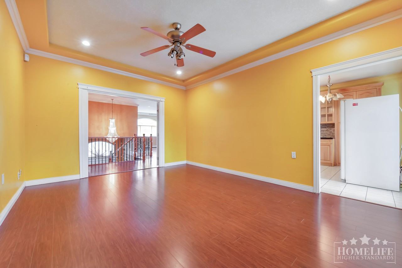 13470 65a Ave - Photo 7 of 20