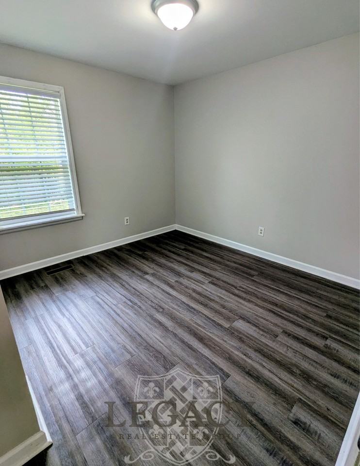 103 Cloverdale Dr #B - Photo 6 of 8