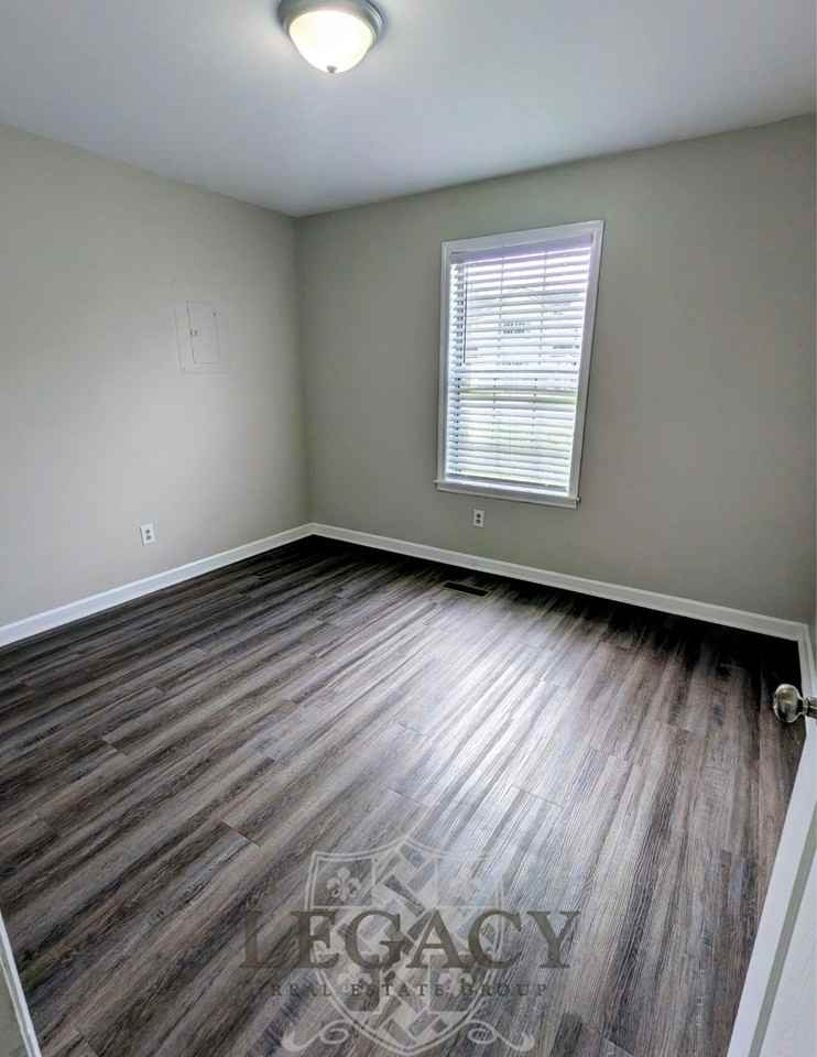 103 Cloverdale Dr #B - Photo 7 of 8