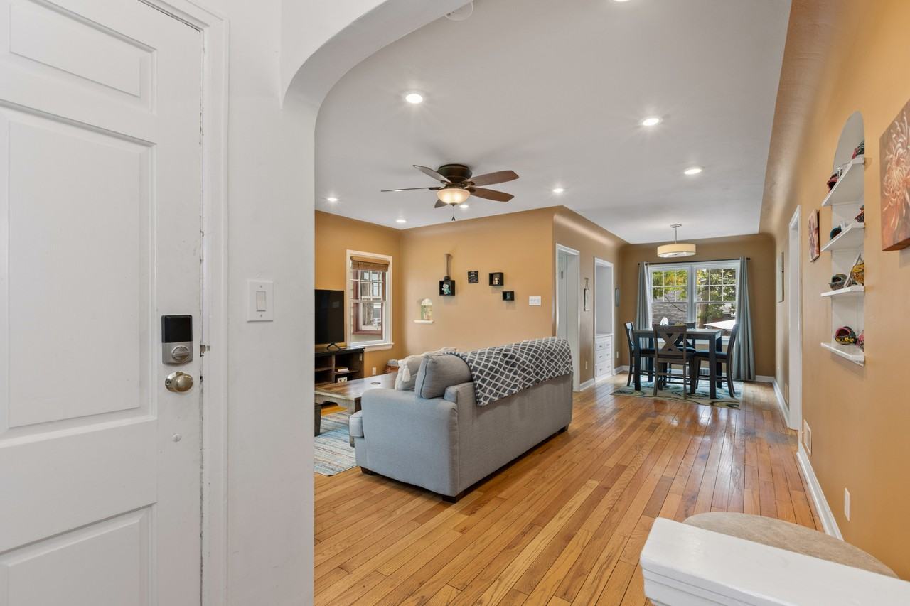 1411 W Fort St #1 - Photo 4 of 48