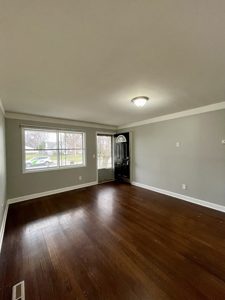 4656 Detroit St #1 - Photo 2 of 15