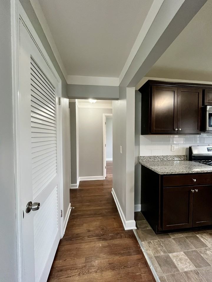 4656 Detroit St #1 - Photo 6 of 15