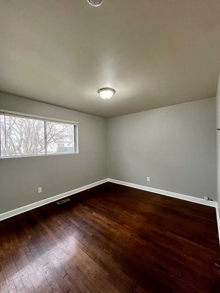 4656 Detroit St #1 - Photo 7 of 15