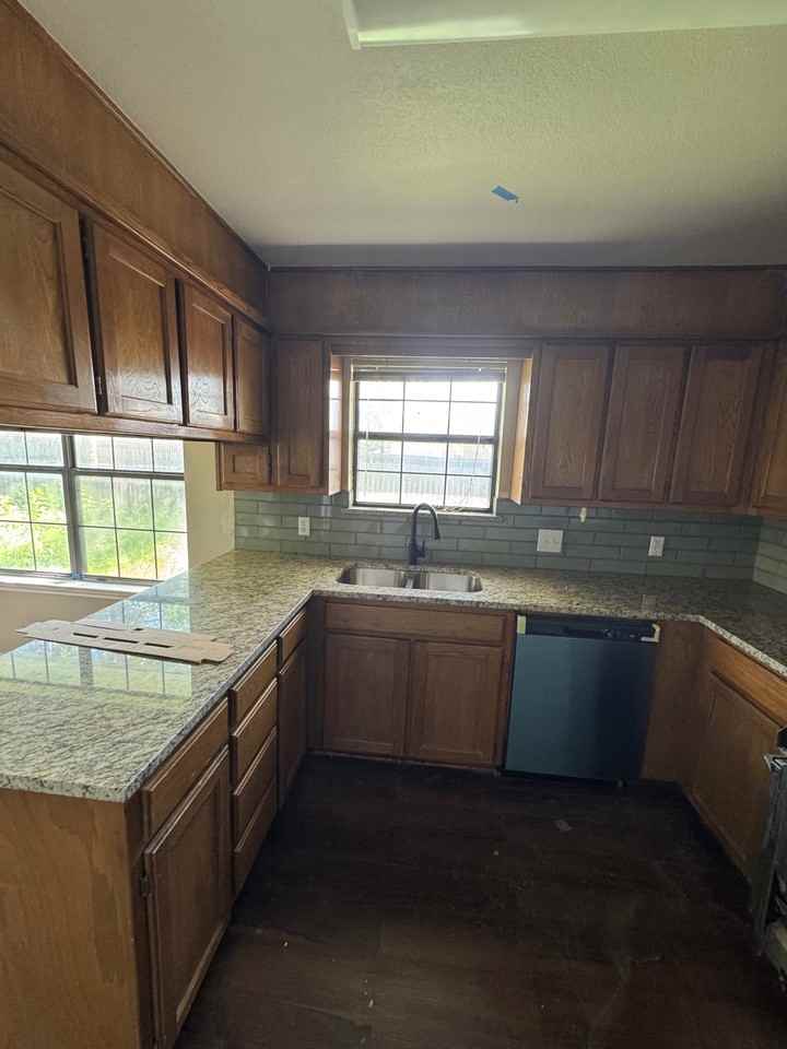 1211 Hyde Park Blvd #A - Photo 3 of 5