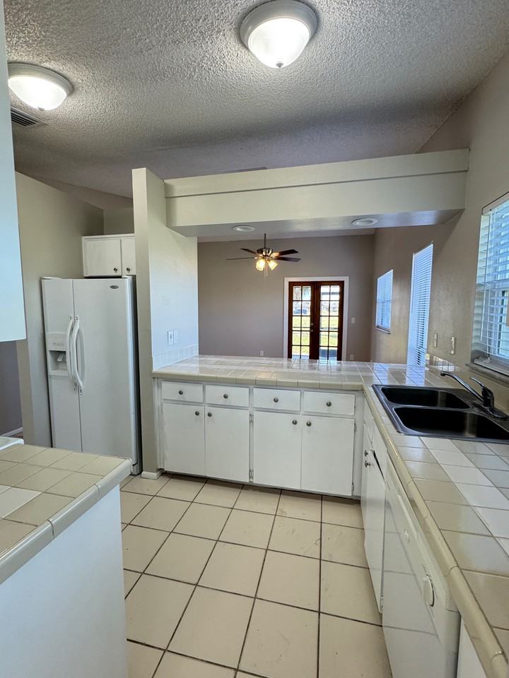 1510 Ne 16th Ter #1510 - Photo 2 of 11