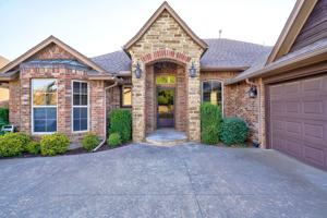 featured image of 812 Ryan Rd #1