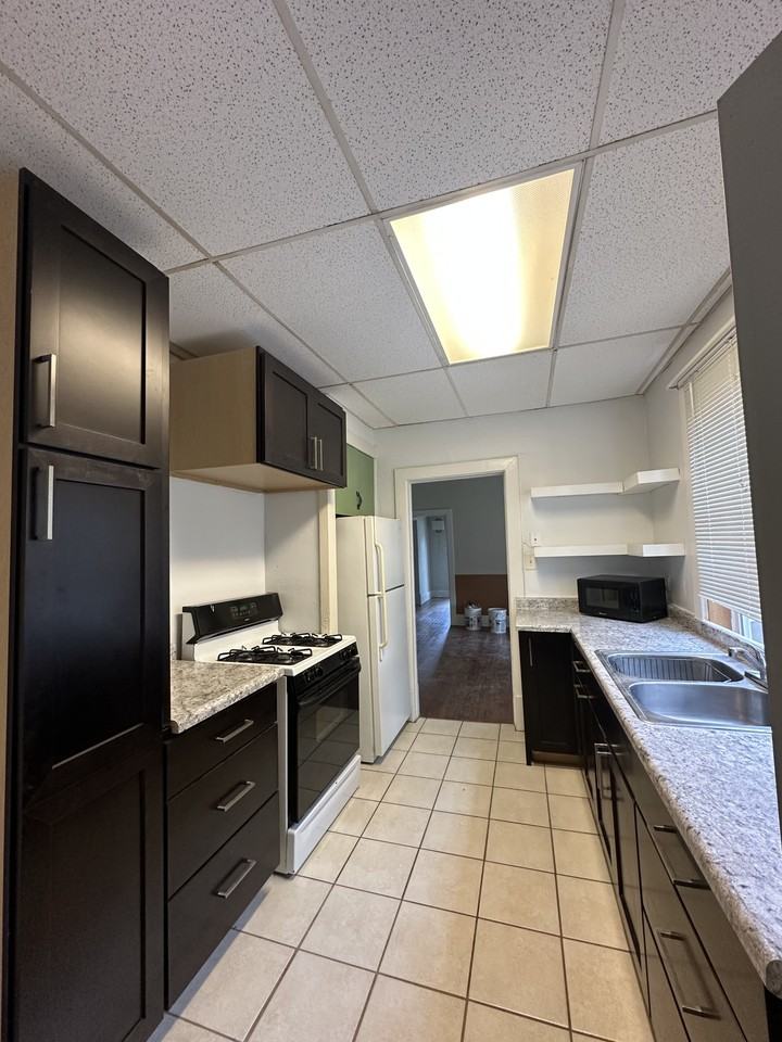 501 W Green St #2 - Photo 6 of 7